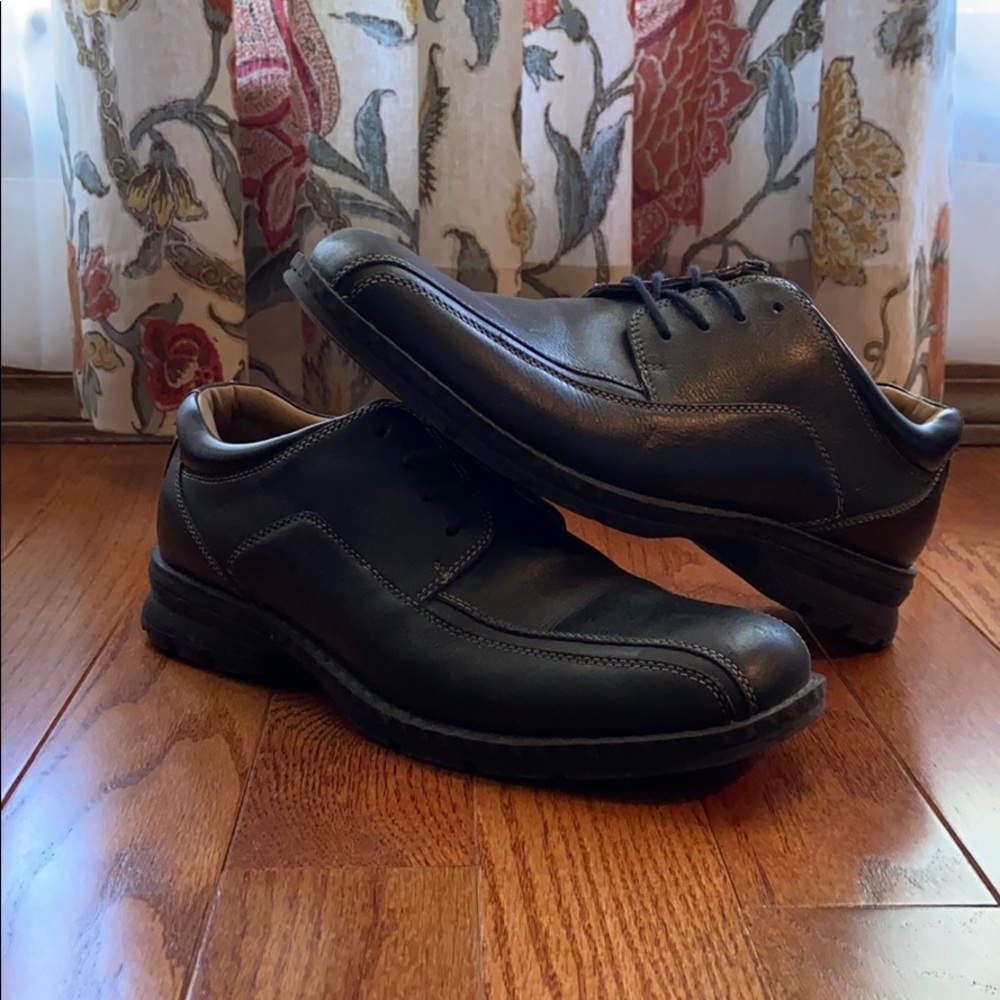 Black dress shoes (Dockers)